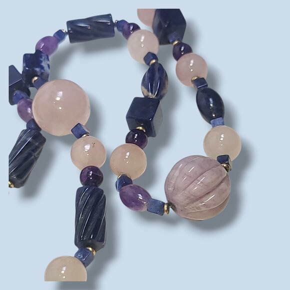 Sandra David Signed Vintage Beaded Necklace Rose Peach & Navy Carved Stones 30″ - Picture 6 of 10